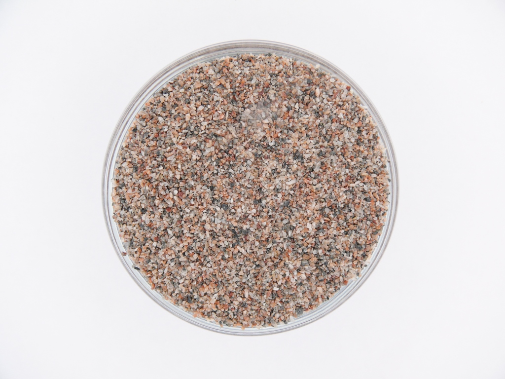 Гранитный песок серо-розовый 0,4-0,8 мм
